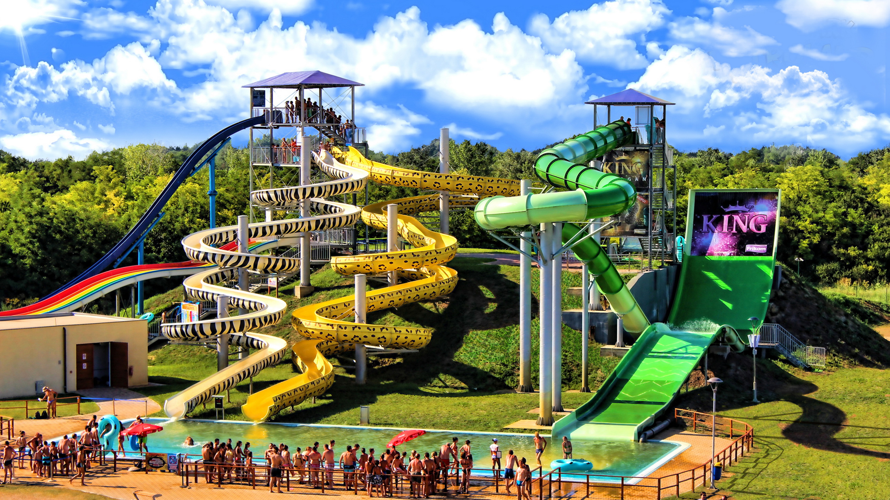 Aqua Park Hill & King Tower