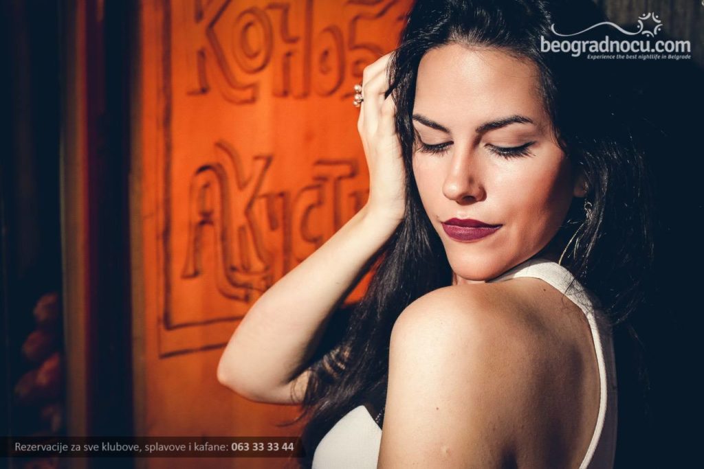 Konoba - devojka - 23