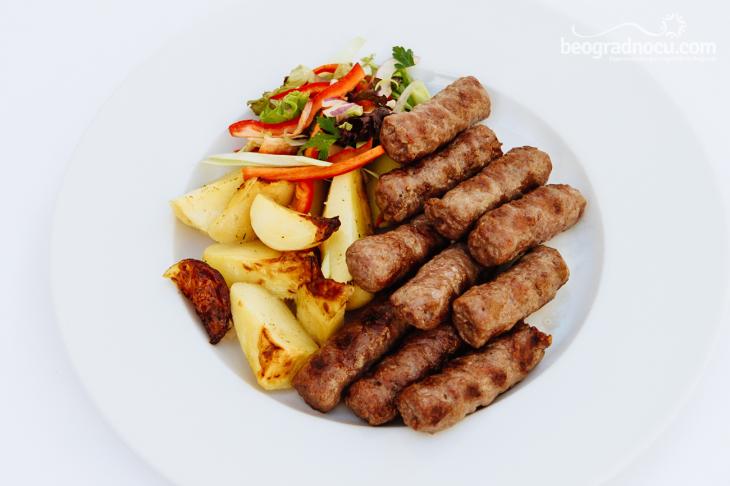 Restoran Dva jelena - ćevapi i krompir