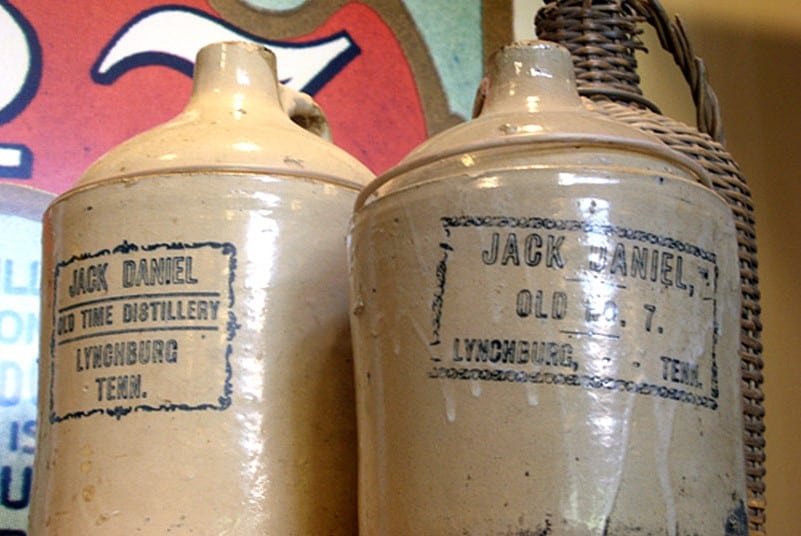 Originalni izgled Jack Daniels flaše od gline