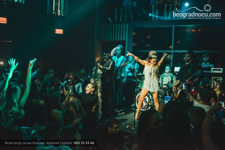 Ana Nikolić na splavu Cotier